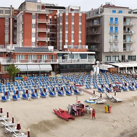 Hotel & Residence Stella Maris Пьетра-Лигуре Экстерьер фото