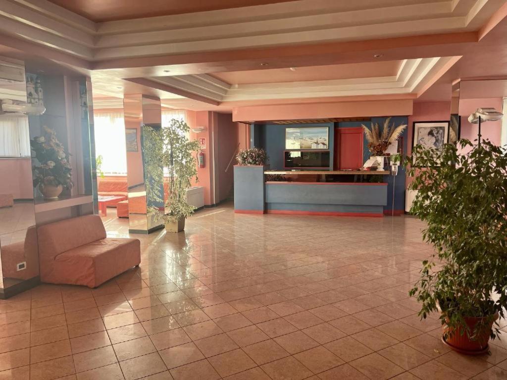 Hotel & Residence Stella Maris Пьетра-Лигуре Экстерьер фото